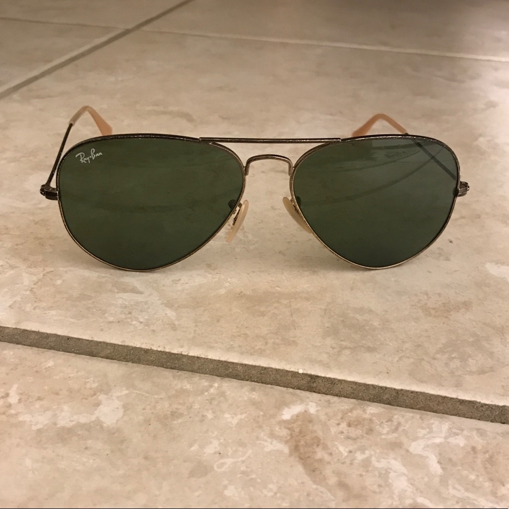 RAY-BAN AVIATOR SUNGLASSES
